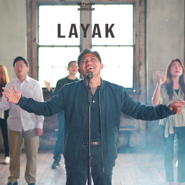 Layak
